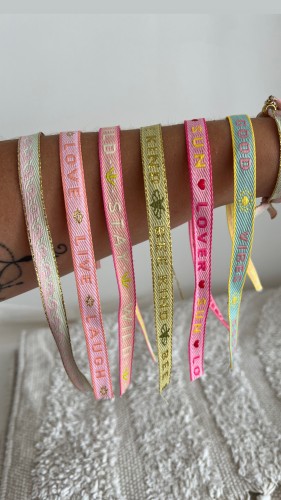 Bracelet et son pendentif coquillage