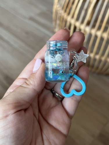 Porte clé bleu "kawaï" JAR en résine fait main