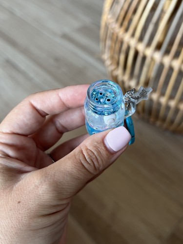 Porte clé bleu "kawaï" JAR en résine fait main