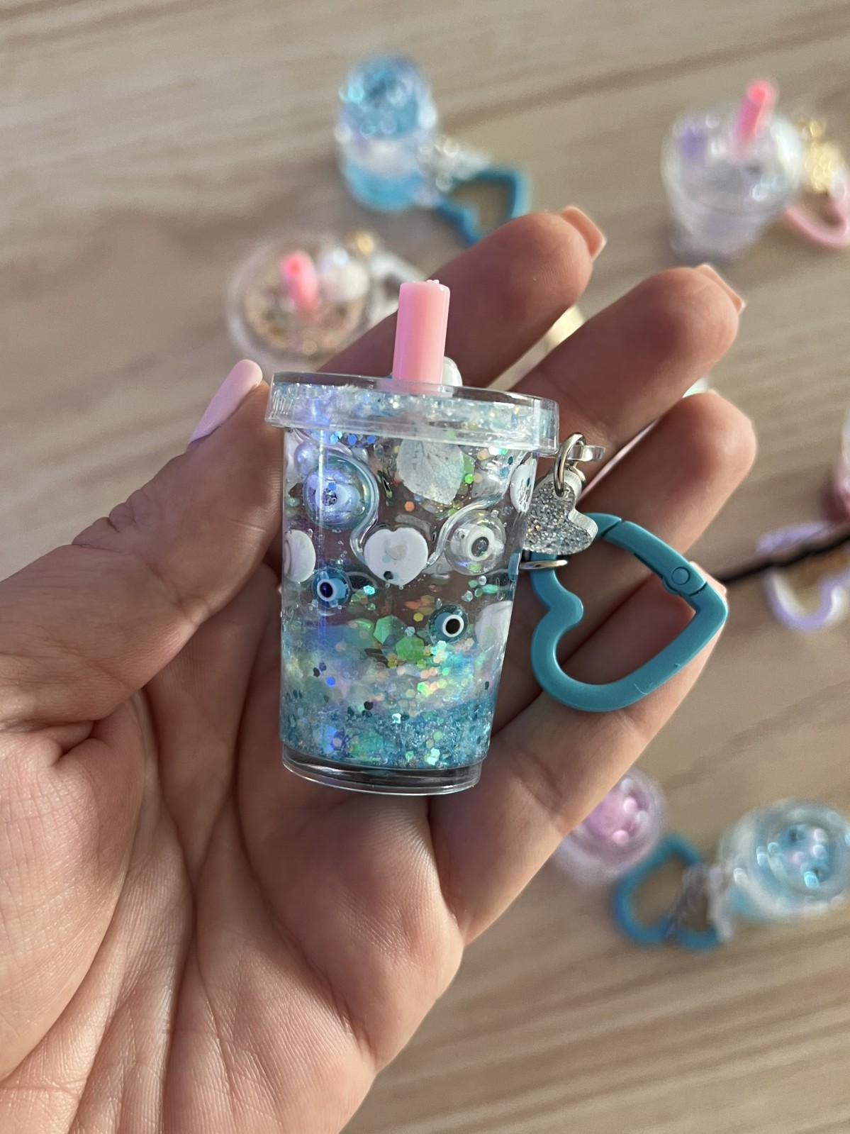 Porte clé bleu "kawaï" bubble tea en résine fait main