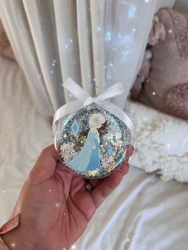 Boule effet boule à neige / paillettes Petite fille des neiges