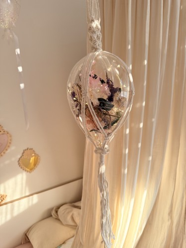 Grand Ballon fleurs séchées & feuilles d'or Macramé numéro 10
