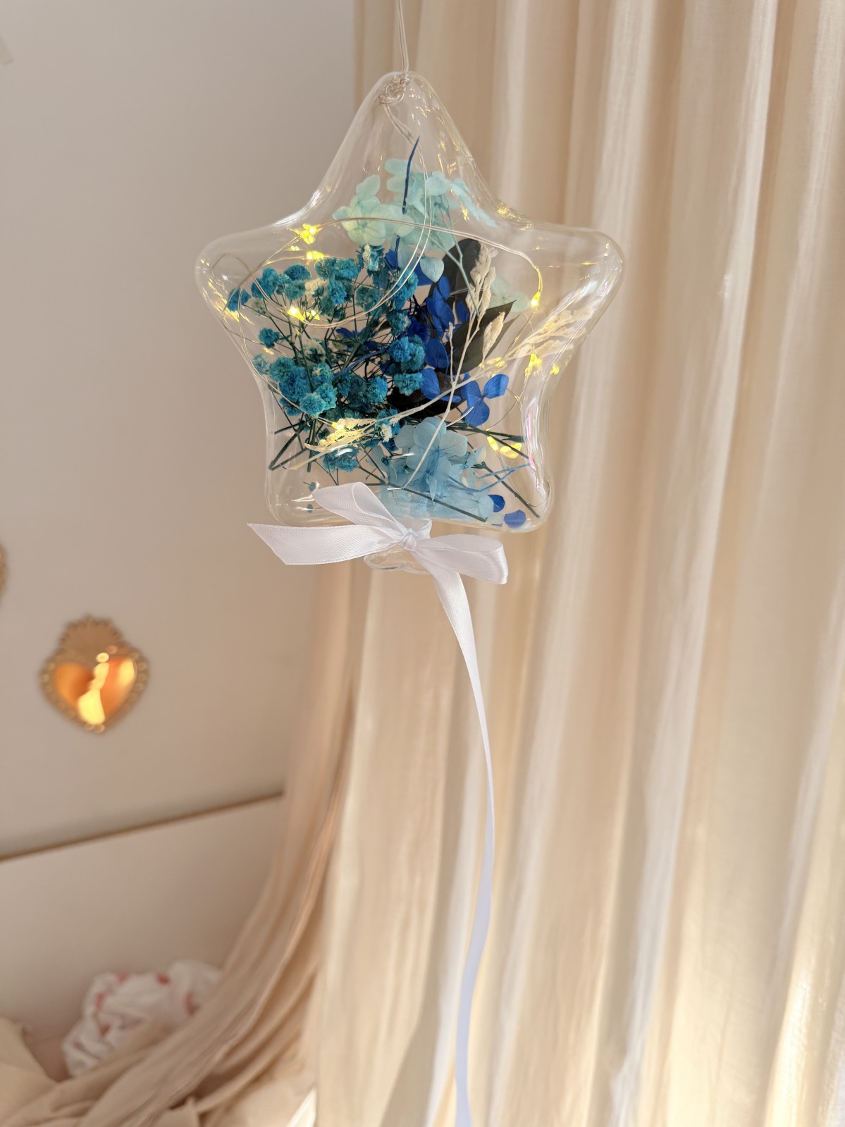 Ballon étoile fleurs séchées bleues