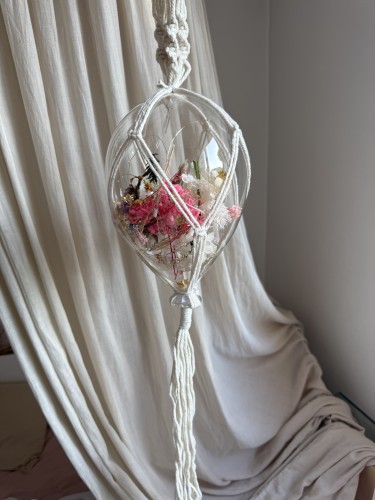 Grand Ballon fleurs séchées Macramé rose