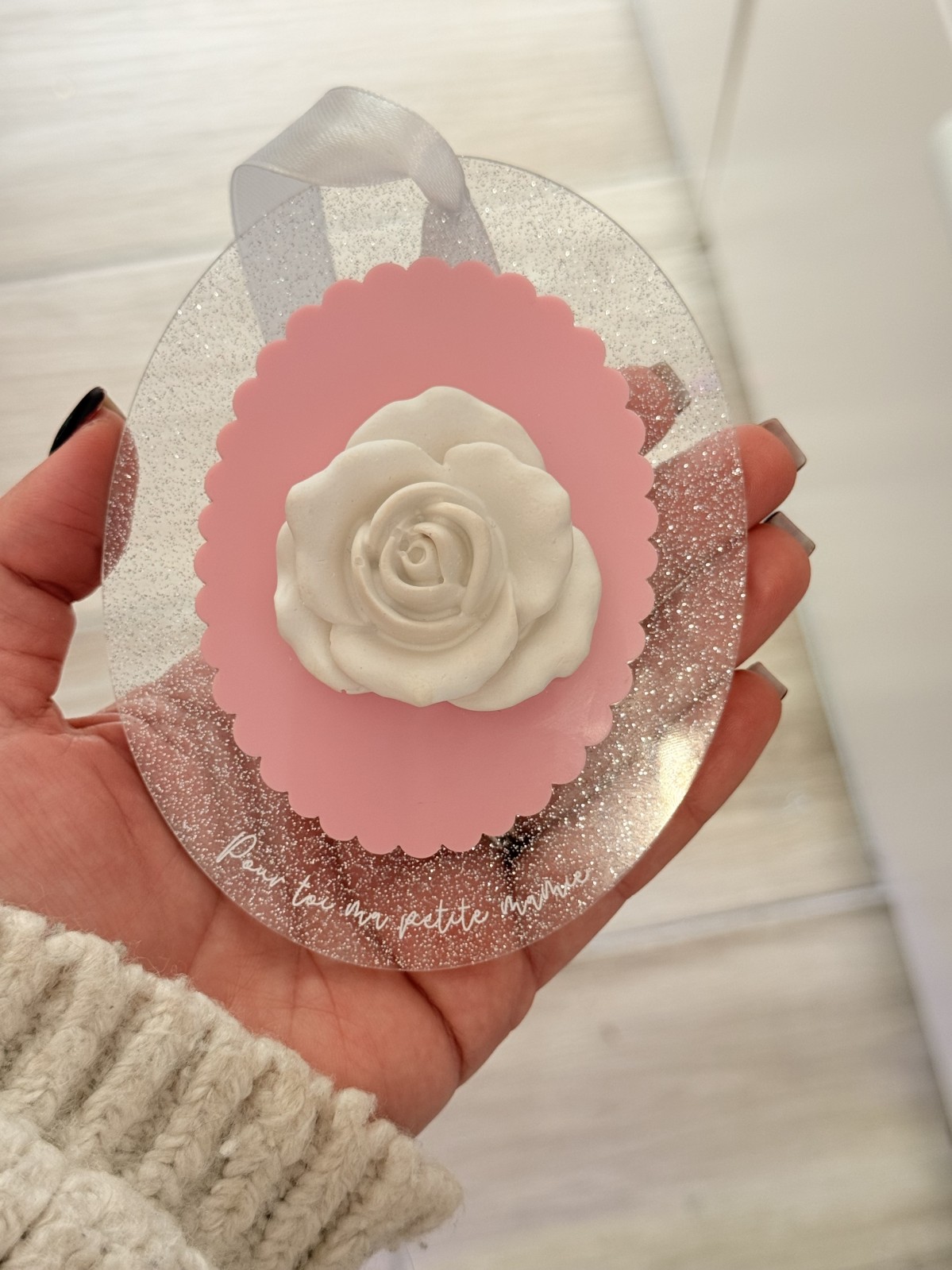 Suspension rose plâtre fait main