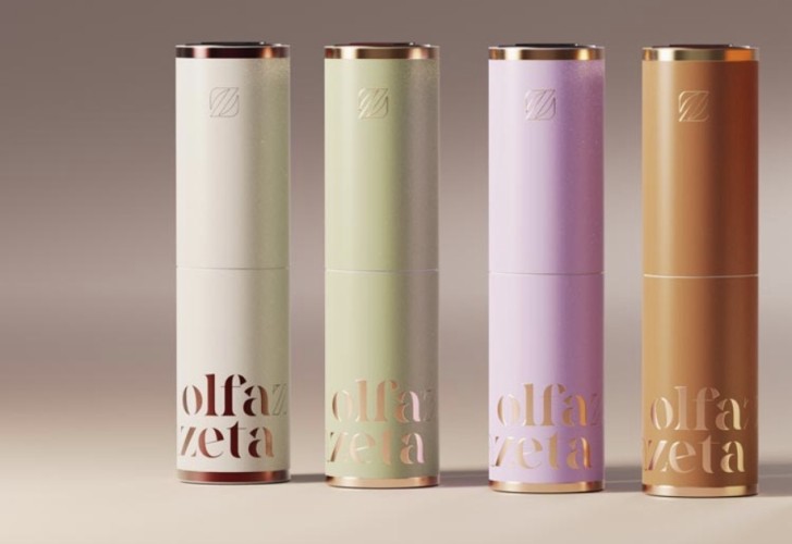 Pivoine coeur mauve dans boite paillettée à parfumer