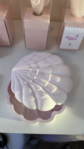 Boite coquillage paillettée à parfumer