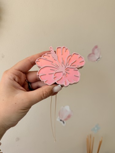 Hibiscus en Pendentif à parfumer ou Diffuseur voiture
